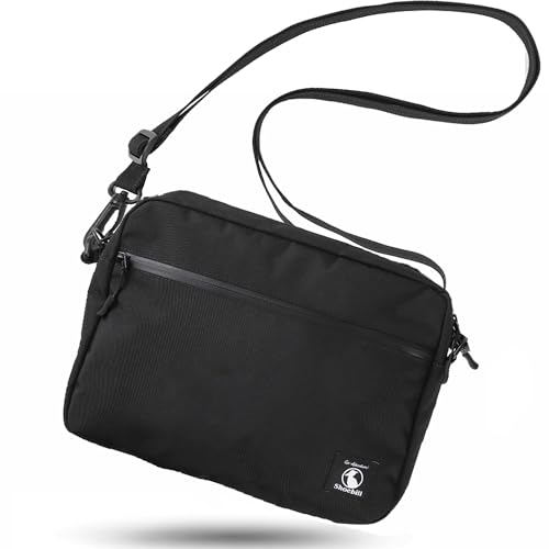 [Shoebill] サコッシュ ショルダーバッグ メンズ B5対応 タブレット対応 撥水ナイロン 軽量 登山 斜めがけ (B5モデル, ブラック) 画像1